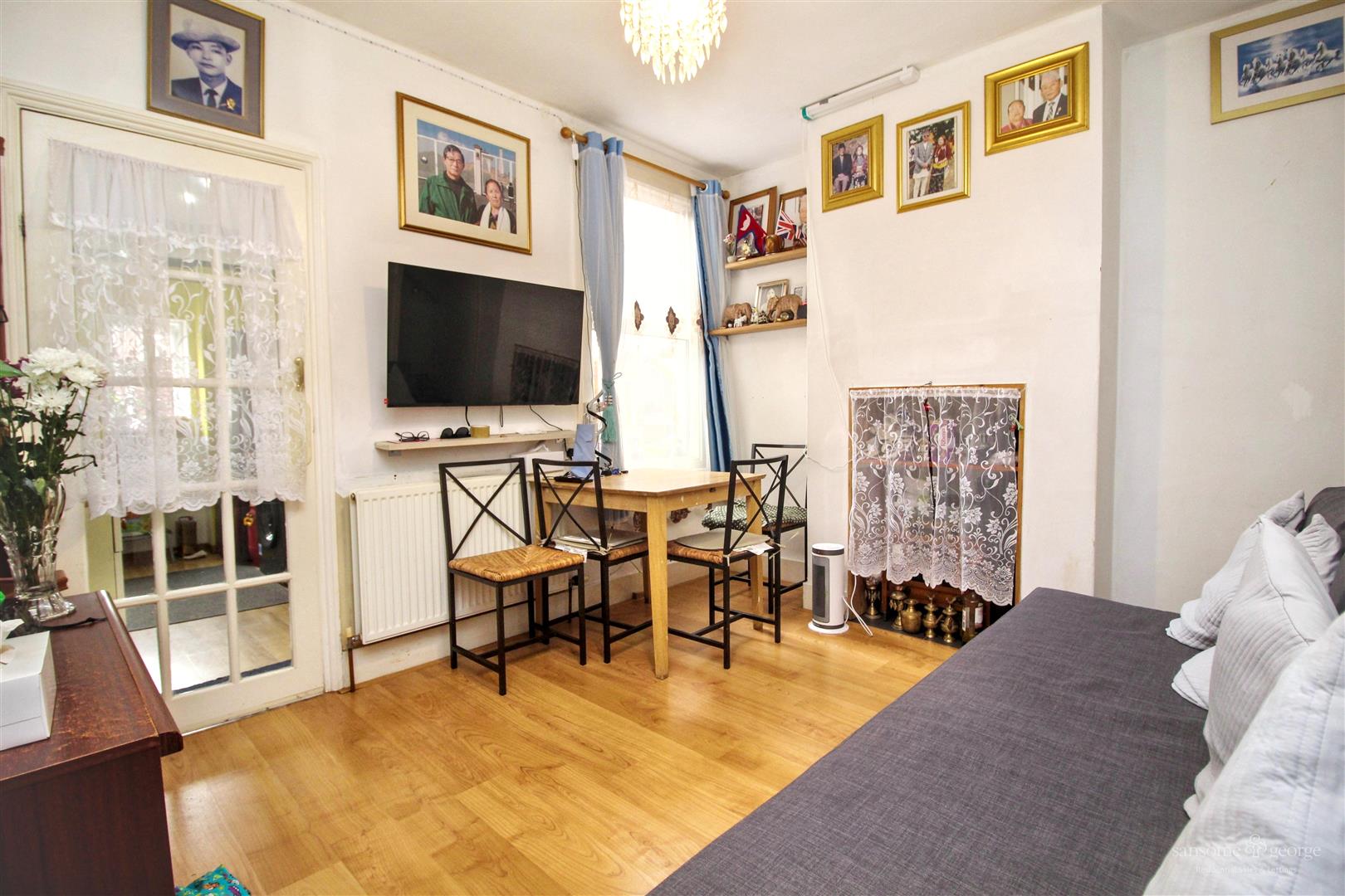 2 bed property in Pangbourne Street, Reading